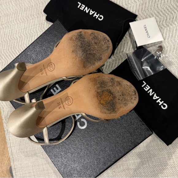 Chanel 13P Beige Satin Crystal CC Bow High Heels Size 38.5 - Picture 7 of 10